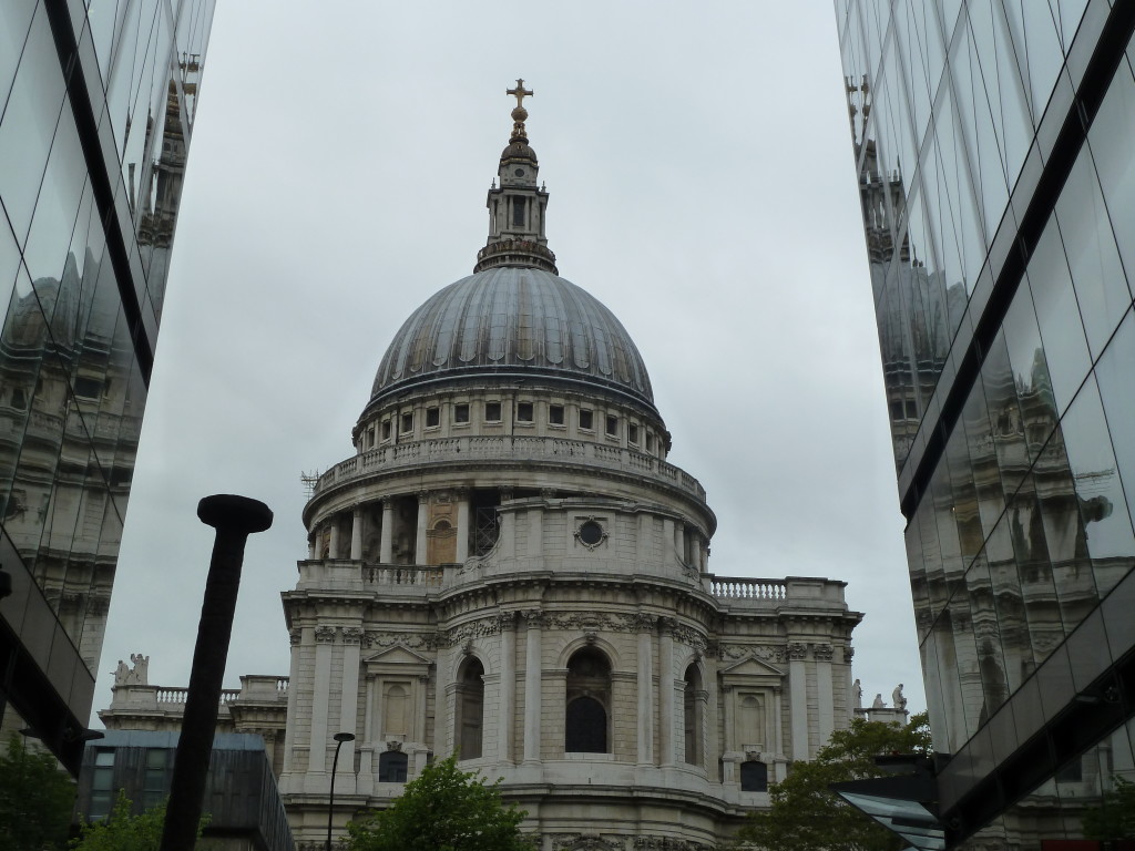 St Pauls reflected in one new change
